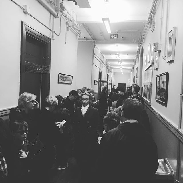 After a brief lunch break, I'm back on the tour at the Armoury, where I'm waiting for the next tour (I barley missed the previous one.)